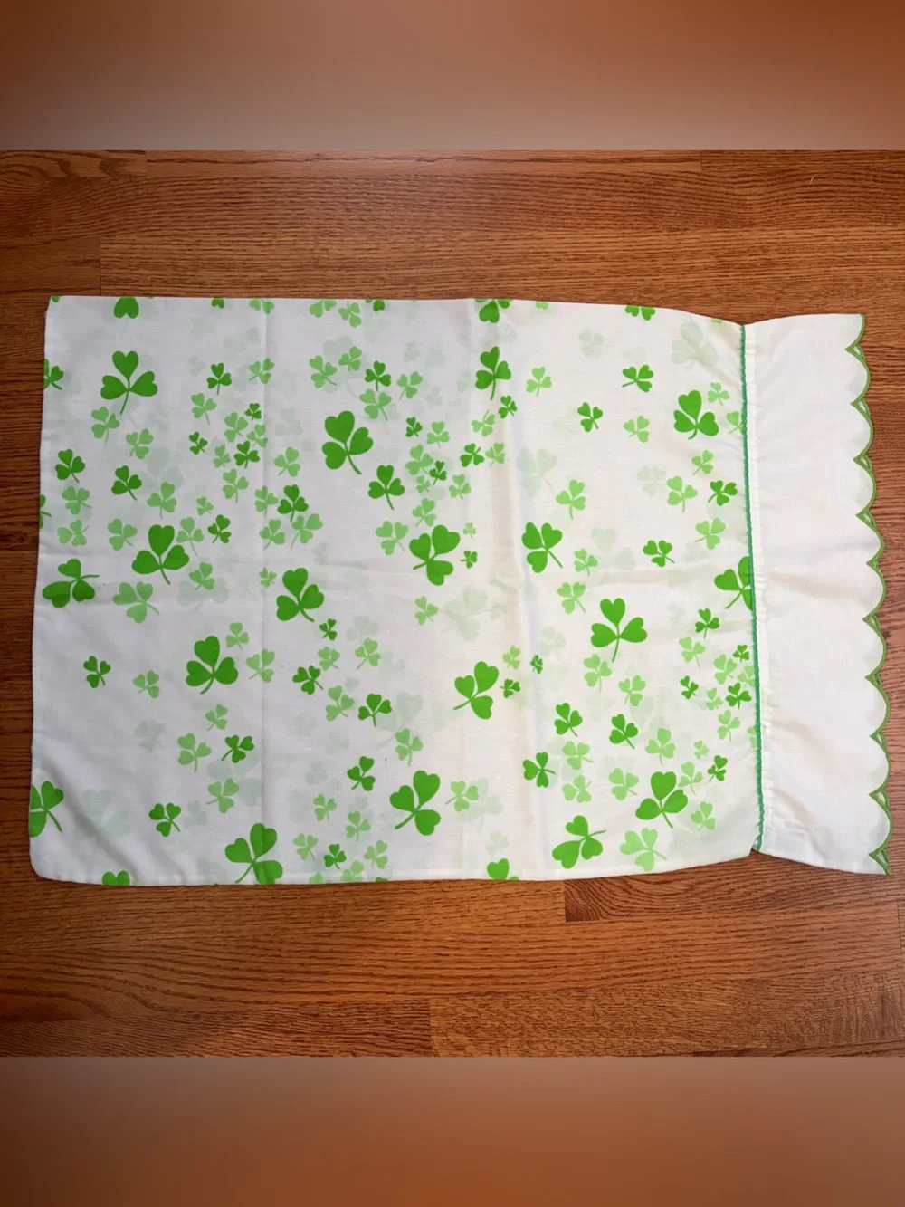 Vintage Anne Klein Burlington Standard Pillowcase Green Shamrock Clover Scallop